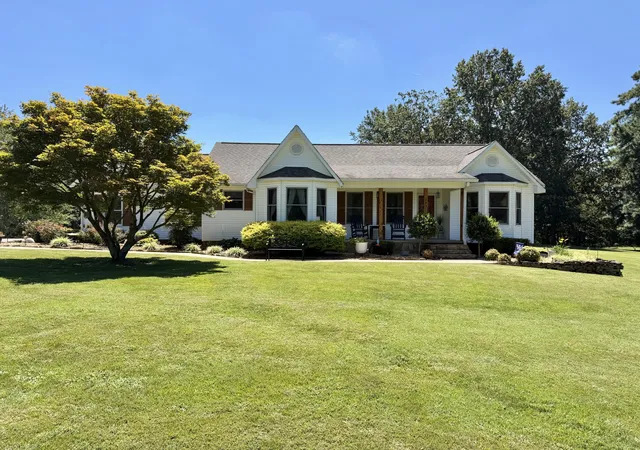 Photo 1 of Single family home for sale at 195 Reece Rd, Mayfield, KY 42066 | MLS# 26022893 | Listing updated on 2026-08-22