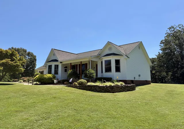 Photo 2 of Single family home for sale at 195 Reece Rd, Mayfield, KY 42066 | MLS# 26022893 | Listing updated on 2026-08-22