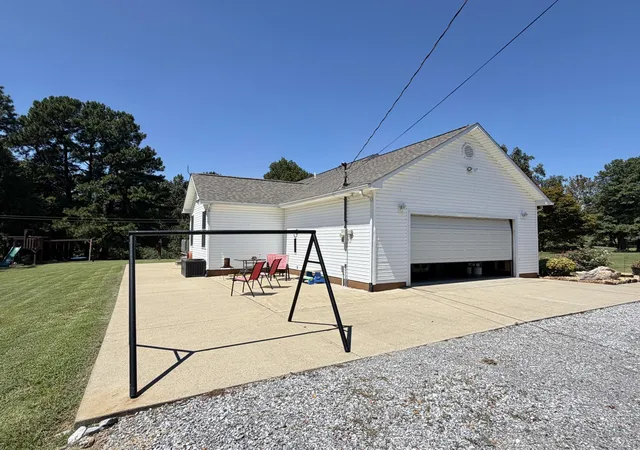 Photo 3 of Single family home for sale at 195 Reece Rd, Mayfield, KY 42066 | MLS# 26022893 | Listing updated on 2026-08-22