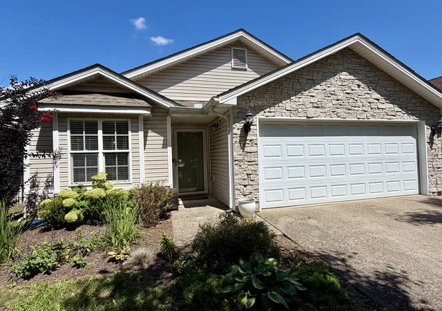 Photo 2 of Sale Pending at 2773 Michelle Park, Lexington, KY 40511 | MLS# 26022908 | Listing updated on 2026-10-13