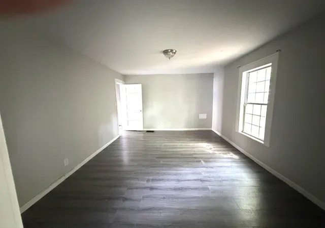 Photo 3 of Single family home for sale at 813 Stanley St, Hopkinsville, KY 42240 | MLS# 26022939 | Listing updated on 2026-09-16