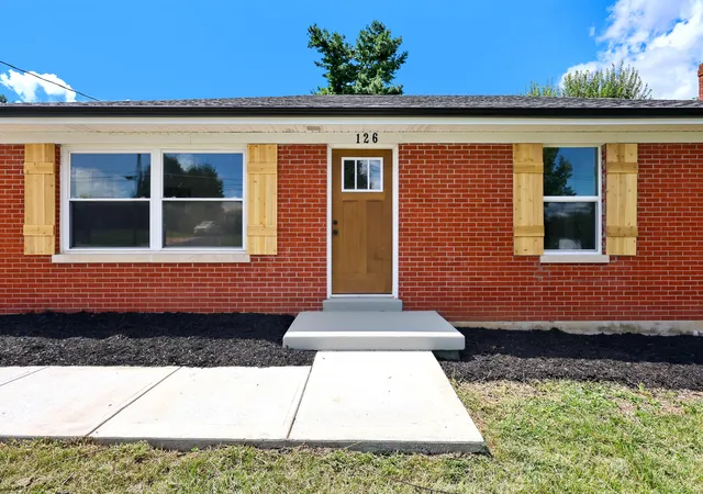 Photo 3 of Single family home for sale at 126 Hill N Dale Dr, Lancaster, KY 40444 | MLS# 26022919 | Listing updated on 2026-09-15