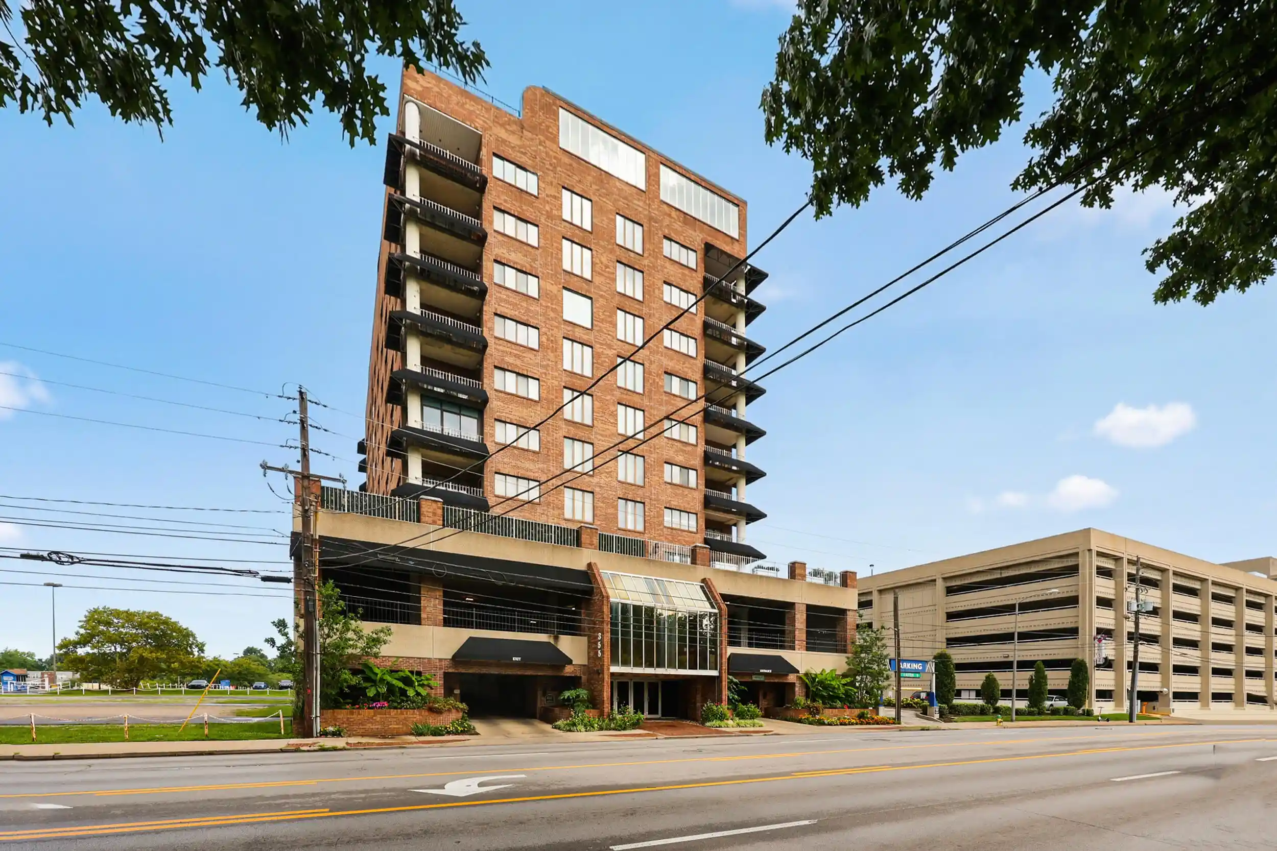 Listing Photo 2 - Condo for sale in 355 S Broadway located at 355 S Broadway, Lexington, KY 40508 - Unit #303
