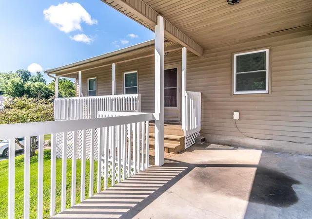 Photo 2 of Single family home for sale at 117 E Kentucky Ave, Richmond, KY 40475 | MLS# 26023330 | Listing updated on 2026-08-26