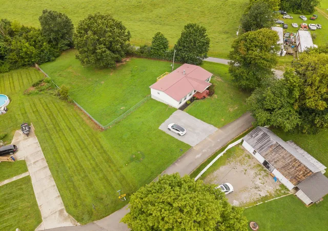 Photo 3 of Sale Pending at 21 Louis Waddle Rd, Science Hill, KY 42553 | MLS# 26022951 | Listing updated on 2026-08-24