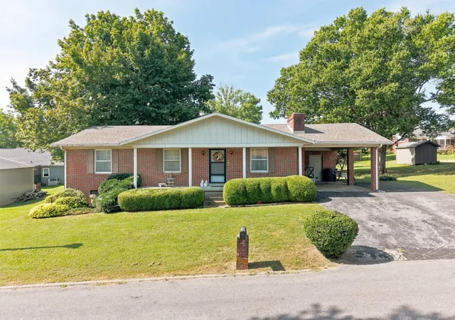 Photo 1 of Single family home for sale at 206 Alise Ct, Princeton, KY 42445 | MLS# 26023329 | Listing updated on 2026-08-26