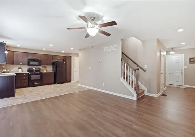 Photo 3 of Single family home for sale at 1925 Falling Leaves Ln, Lexington, KY 40509 | MLS# 26023246 | Listing updated on 2026-09-05