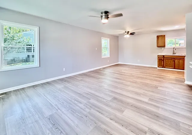 Photo 2 of Single family home for sale at 401 Sylvan Ter, Hopkinsville, KY 42240 | MLS# 26022960 | Listing updated on 2026-08-24