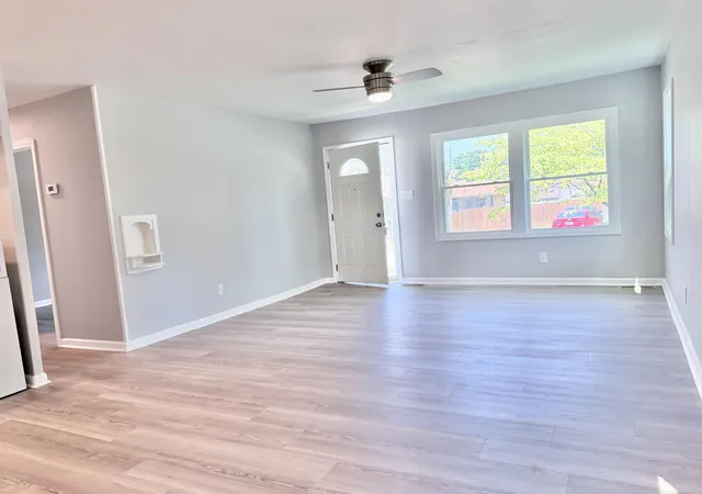 Photo 3 of Single family home for sale at 401 Sylvan Ter, Hopkinsville, KY 42240 | MLS# 26022960 | Listing updated on 2026-08-24