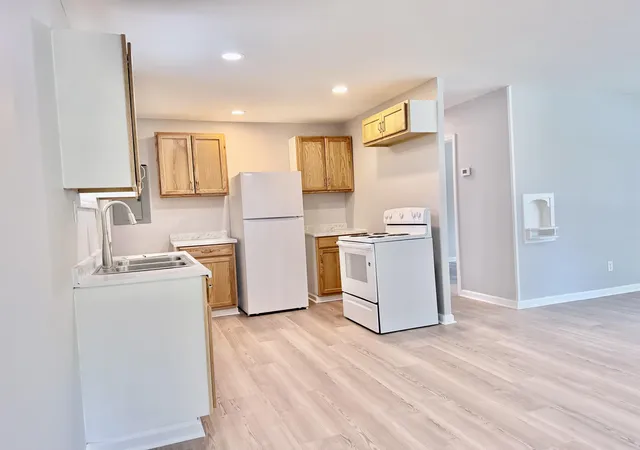Photo 4 of Single family home for sale at 401 Sylvan Ter, Hopkinsville, KY 42240 | MLS# 26022960 | Listing updated on 2026-08-24