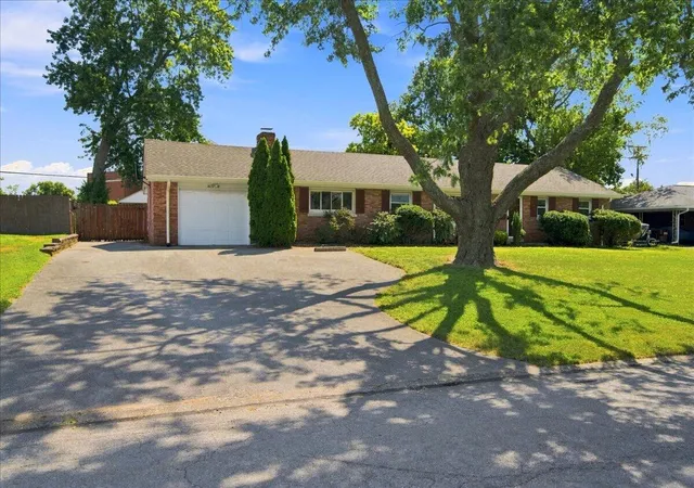 Photo 2 of Single family home for sale at 1678 Traveller Rd, Lexington, KY 40504 | MLS# 26022950 | Listing updated on 2026-09-16