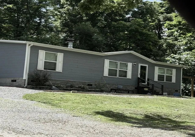 Photo 1 of Single family home for sale at 209 S 19th St, Middlesboro, KY 40965 | MLS# 26022968 | Listing updated on 2026-08-23