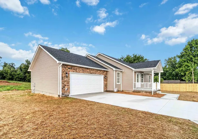 Photo 2 of Single family home for sale at 665 665 Pleasant View Rd, London, KY 40744 | MLS# 26023107 | Listing updated on 2026-08-27