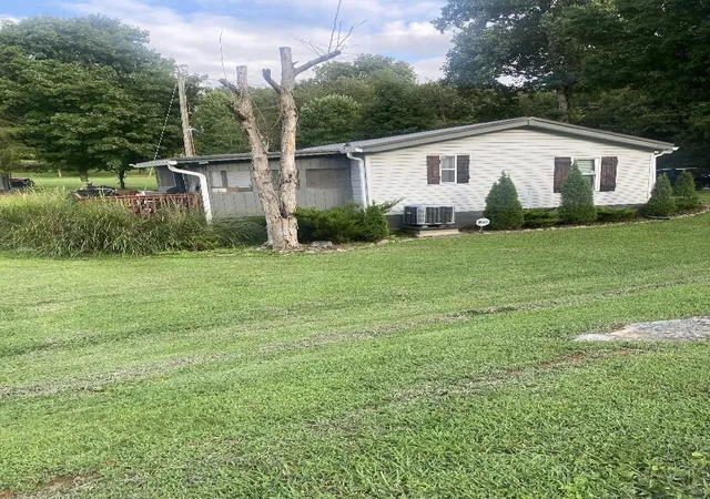 Photo 2 of Single family home for sale at 1280 Stonegate Dr, Burnside, KY 42519 | MLS# 26023465 | Listing updated on 2026-10-02