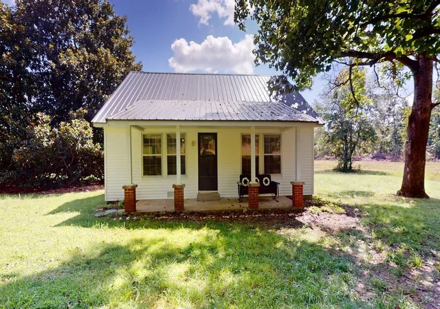 Photo 1 of Sale Pending at 1715 Iuka Rd, Grand Rivers, KY 42045 | MLS# 26023011 | Listing updated on 2026-09-03