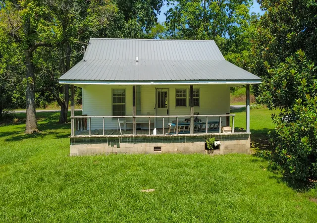 Photo 28 of Sale Pending at 1715 Iuka Rd, Grand Rivers, KY 42045 | MLS# 26023011 | Listing updated on 2026-09-03
