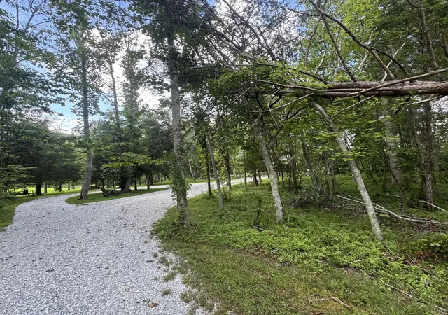 Photo 4 of House for sale at 504 Sang Branch Rd, Irvine, KY 40336 | MLS# 26023117 | Listing updated on 2026-09-07
