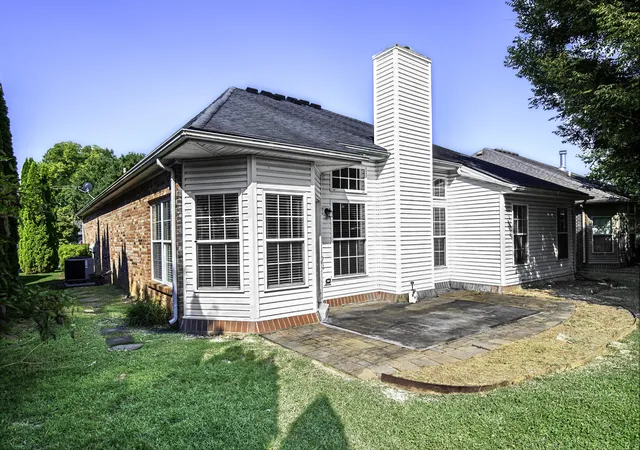 Photo 29 of Sale Pending at 180 Paddock Dr, Versailles, KY 40383 | MLS# 26023386 | Listing updated on 2026-09-05