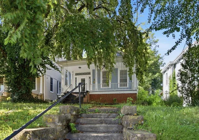 Photo 3 of Single family home for sale at 215 W Main St, Mt Sterling, KY 40353 | MLS# 26023031 | Listing updated on 2026-09-07