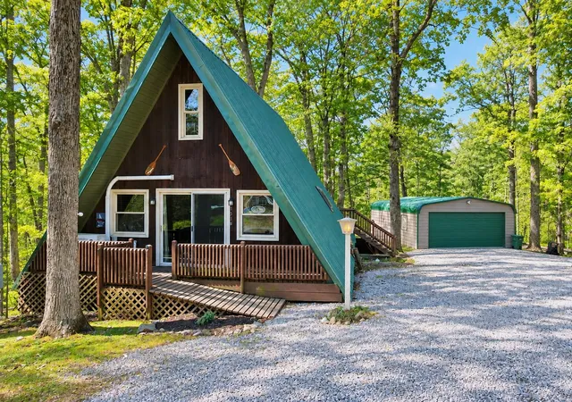 Photo 1 of Single family home for sale at 1514 Goose Hollow Rd, Cadiz, KY 42211 | MLS# 26023131 | Listing updated on 2026-10-06