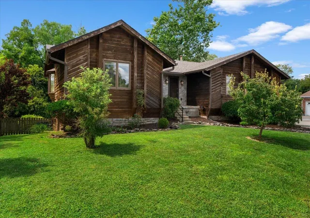 Photo 1 of Sale Pending at 632 Pebble Creek Dr, Lexington, KY 40517 | MLS# 26023071 | Listing updated on 2026-08-28