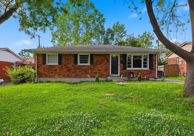 Photo 1 of Single family home for sale at 345 Larkwood Dr, Lexington, KY 40509 | MLS# 26023041 | Listing updated on 2026-10-13
