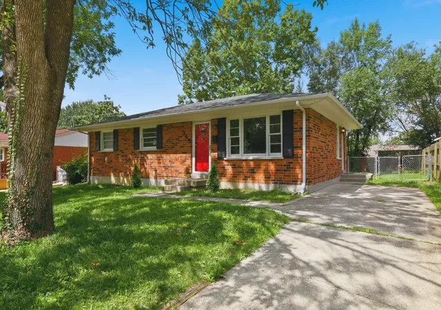 Photo 3 of Single family home for sale at 345 Larkwood Dr, Lexington, KY 40509 | MLS# 26023041 | Listing updated on 2026-10-13