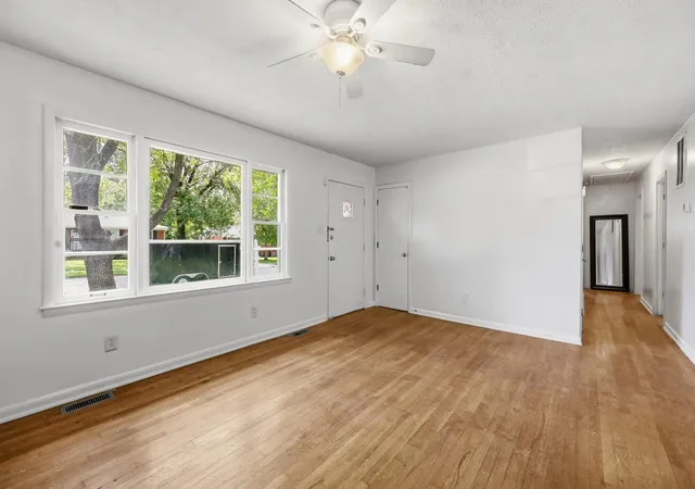 Photo 4 of Single family home for sale at 345 Larkwood Dr, Lexington, KY 40509 | MLS# 26023041 | Listing updated on 2026-10-13
