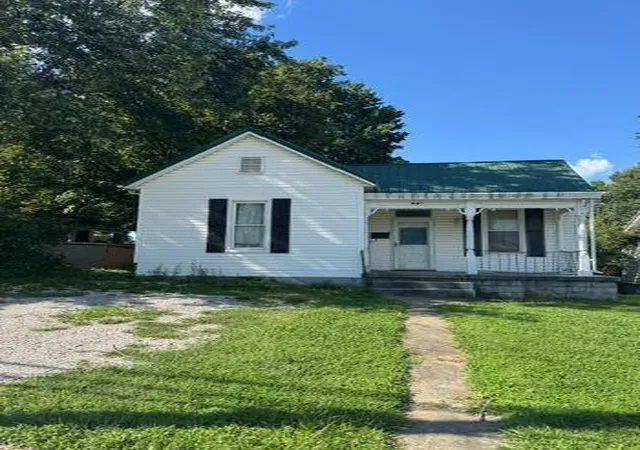 Photo 1 of Single family home for sale at 440 W Pleasant St, Cynthiana, KY 41031 | MLS# 26023047 | Listing updated on 2026-09-10