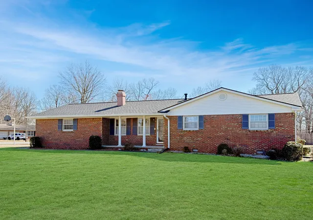 Photo 1 of Single family home for sale at 6815 Greenfield Dr, Paducah, KY 42003 | MLS# 26023046 | Listing updated on 2026-08-24