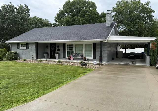 Photo 1 of Single family home for sale at 15 Moundale Ave, Winchester, KY 40391 | MLS# 26023052 | Listing updated on 2026-08-24