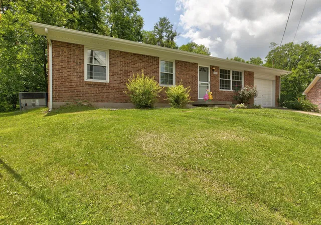 Photo 3 of Single family home for sale at 125 Kittison Dr, Winchester, KY 40391 | MLS# 26023054 | Listing updated on 2026-09-28