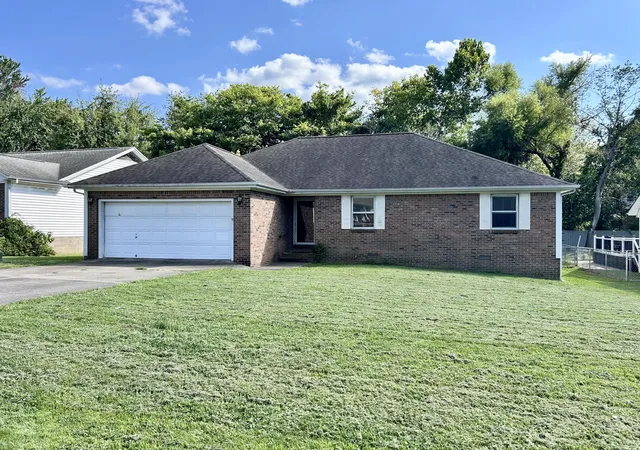 Photo 1 of Single family home for sale at 255 Hillington Dr, Paducah, KY 42001 | MLS# 26023218 | Listing updated on 2026-09-03