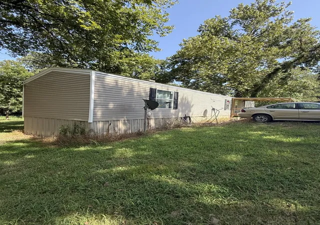 Photo 4 of Single family home for sale at 295 Forest Cir, Cadiz, KY 42211 | MLS# 26023083 | Listing updated on 2026-08-24