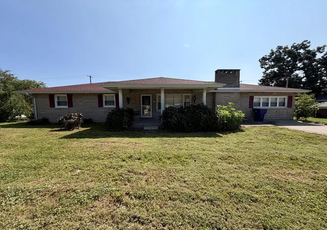 Photo 1 of Single family home for sale at 214 Laurel Dr, Berea, KY 40403 | MLS# 26023088 | Listing updated on 2026-09-28