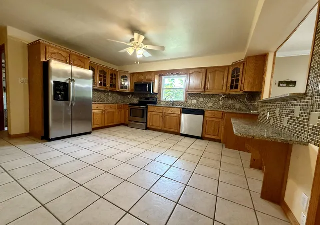 Photo 4 of Single family home for sale at 214 Laurel Dr, Berea, KY 40403 | MLS# 26023088 | Listing updated on 2026-09-28