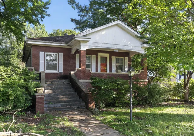 Photo 1 of Sale Pending at 3259 Madison St, Paducah, KY 42001 | MLS# 26023150 | Listing updated on 2026-09-13