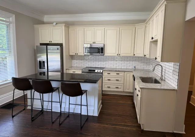 Photo 3 of Sale Pending at 455 N Martin Luther King Blvd, Lexington, KY 40508 | MLS# 26023102 | Listing updated on 2026-08-29