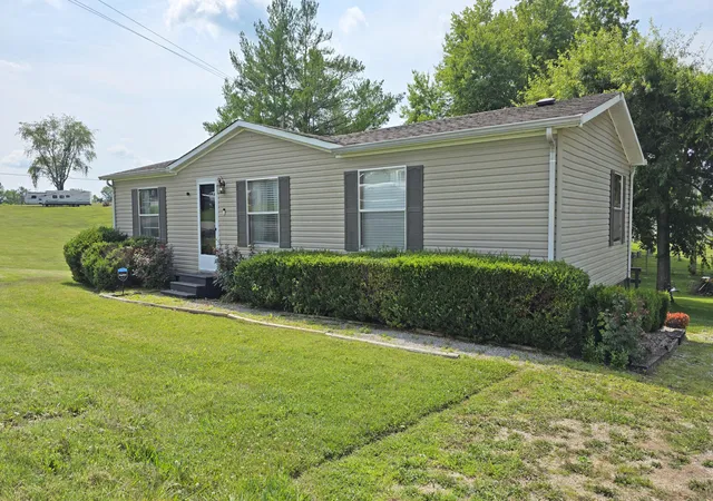 Photo 2 of Single family home for sale at 2017 River Rd, London, KY 40744 | MLS# 26023295 | Listing updated on 2026-08-26