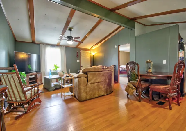 Photo 4 of Single family home for sale at 2017 River Rd, London, KY 40744 | MLS# 26023295 | Listing updated on 2026-08-26
