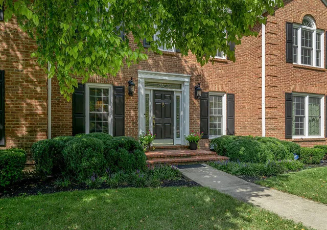 Photo 2 of Single family home for sale at 2385 The Woods Ln, Lexington, KY 40502 | MLS# 26023281 | Listing updated on 2026-08-26