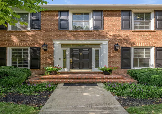 Photo 3 of Single family home for sale at 2385 The Woods Ln, Lexington, KY 40502 | MLS# 26023281 | Listing updated on 2026-08-26
