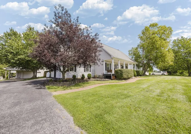 Photo 3 of Single family home for sale at 107 Ridgecrest Dr, Mt Sterling, KY 40353 | MLS# 26023605 | Listing updated on 2026-09-06