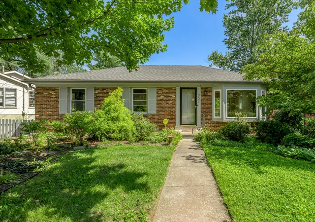 Single family home for sale at 953 Holly Springs Dr, Lexington, KY 40504 | MLS# 26023286