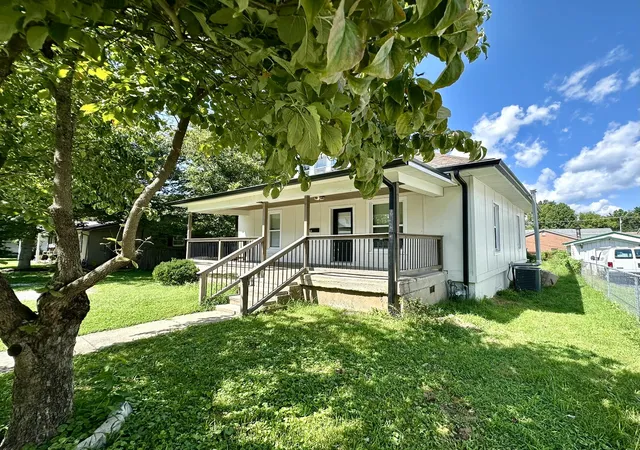 Photo 2 of Single family home for sale at 531 Adams St, Danville, KY 40422 | MLS# 26023226 | Listing updated on 2026-09-28