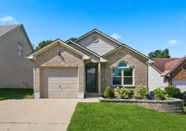Single family home for sale at 1209 Aspen St, Lexington, KY 40509 | MLS# 26023157