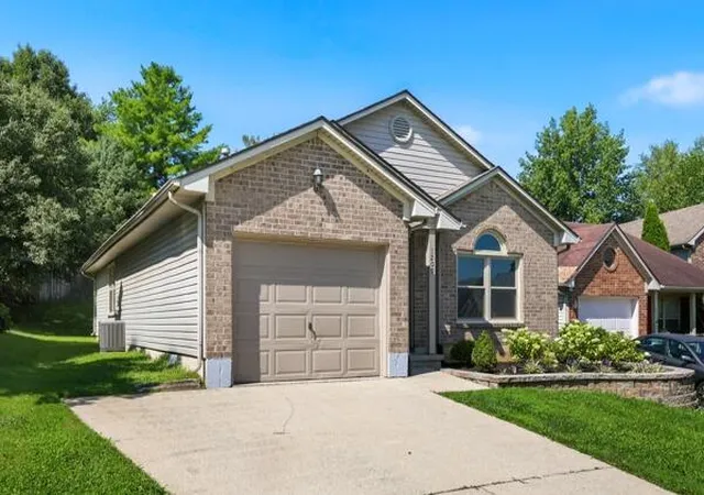 Photo 1 of Single family home for sale at 1209 Aspen St, Lexington, KY 40509 | MLS# 26023157 | Listing updated on 2026-10-15
