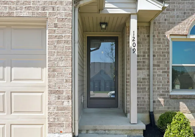 Photo 3 of Single family home for sale at 1209 Aspen St, Lexington, KY 40509 | MLS# 26023157 | Listing updated on 2026-10-15