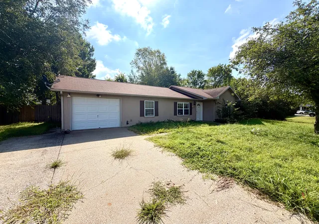 Photo 1 of Single family home for sale at 1158 Patton Pl, Oak Grove, KY 42262 | MLS# 26023127 | Listing updated on 2026-08-25