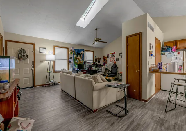 Listing Photo 4 - Condo for sale in building located at 3187 Aqueduct Dr, Lexington, KY 40517